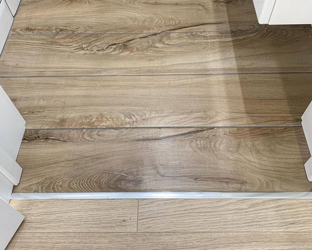 Порог одноуровневый ПС 11.2700.01л Серебро