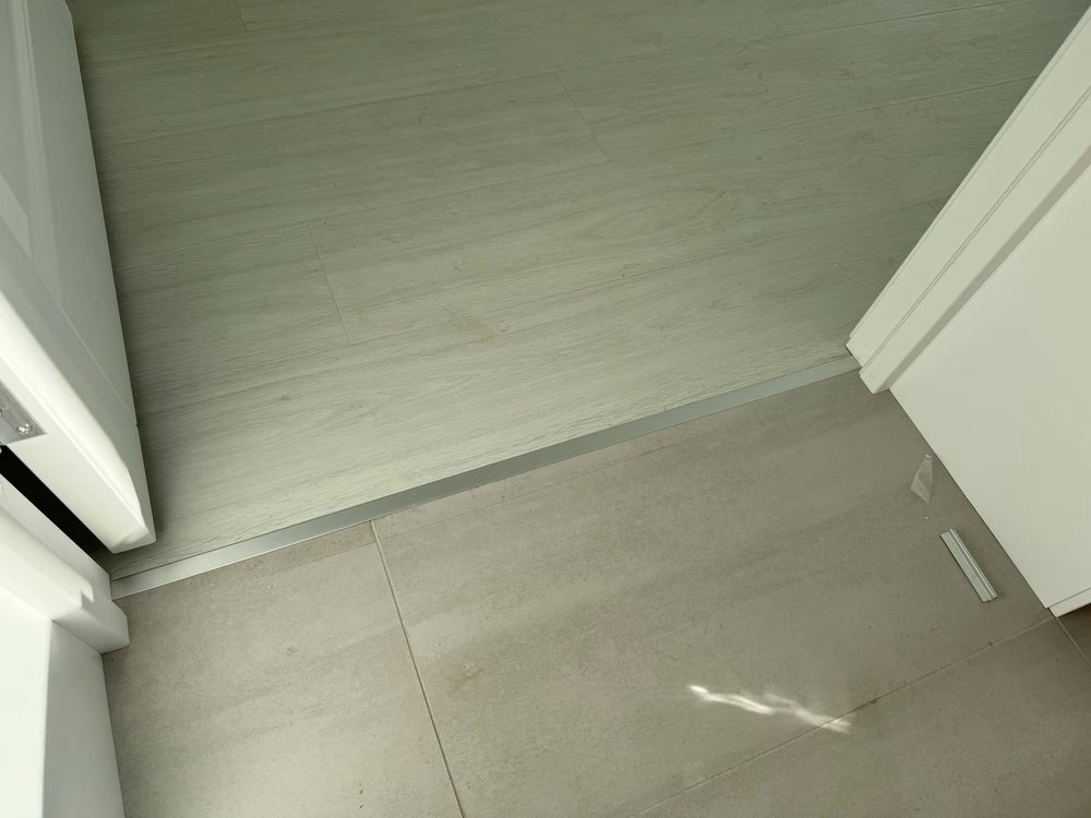 Порог одноуровневый ПС 11.2700.01л Серебро