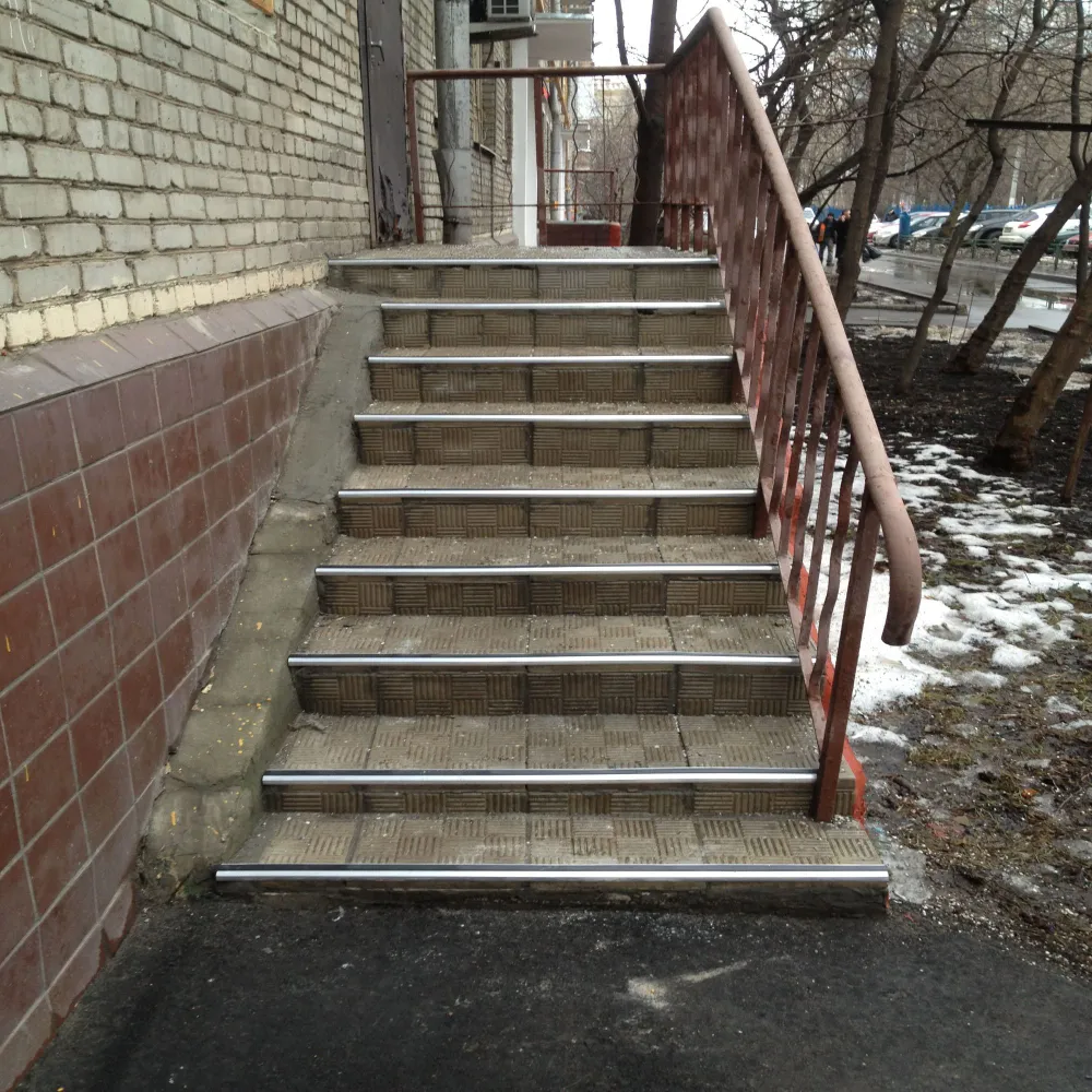 Порог одноуровневый ПС 08.2700.201л Серебро