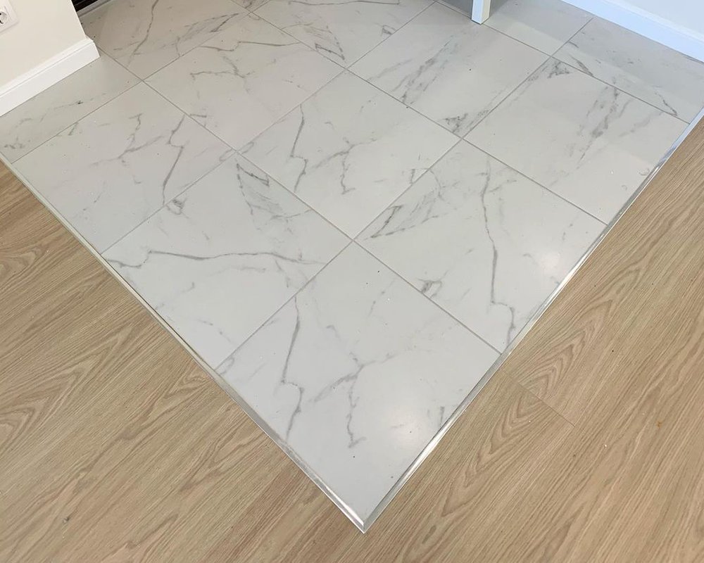 Порог одноуровневый ПС 11.2700.01л Серебро