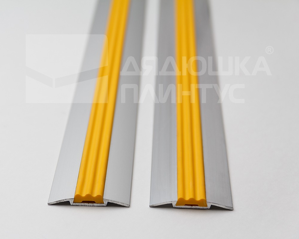 Порог одноуровневый ПС 08.2700.201л Серебро