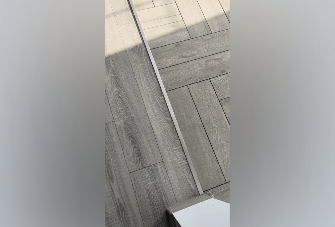 Порог одноуровневый ПС 11.2700.01л Серебро